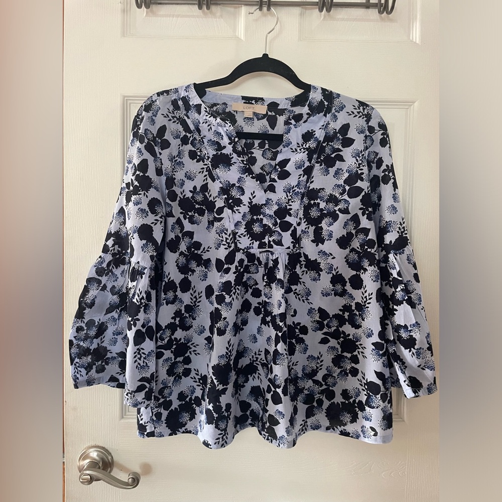 LOFT Navy and Light Blue Floral V-Neck Rayon Blend Tunic
